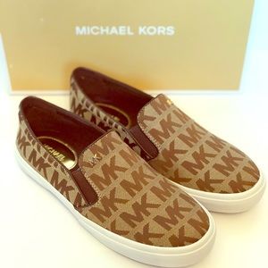 NEW! MICHAEL KORS SIGNATURE DOUBLE GORE SNEAKERS!